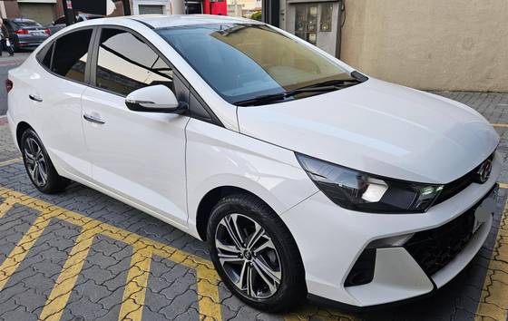 HYUNDAI HB20S 1.0 TGDI FLEX PLATINUM AUTOMÁTICO HYUNDAI HB20S 1.0 TGDI FLEX PLATINUM AUTOMÁTICO